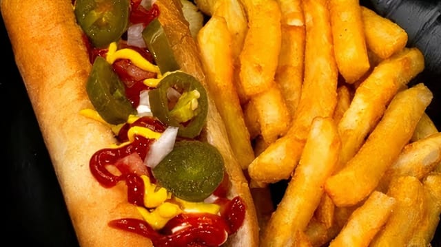 Plain Hot Dog.